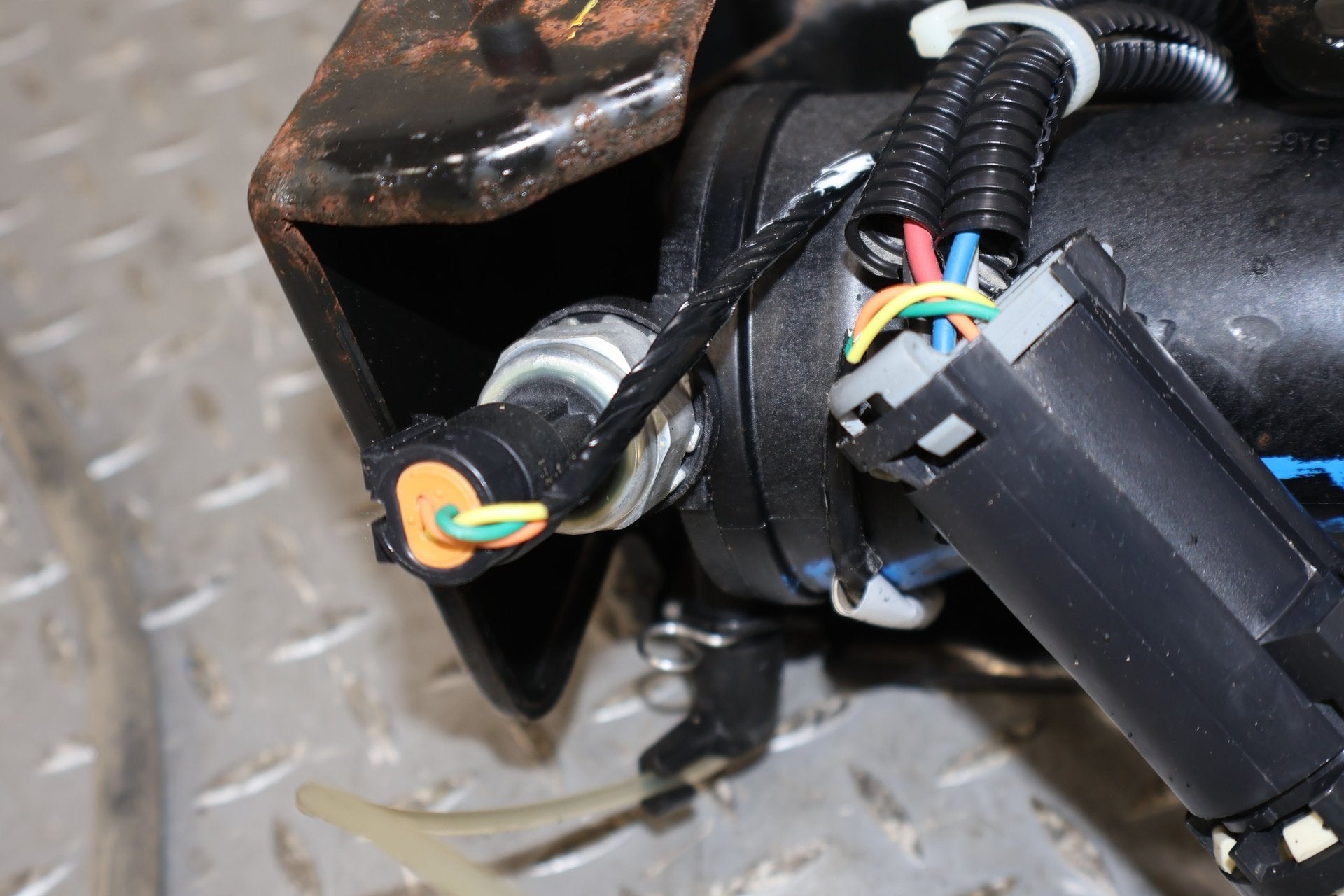 2005 Cadillac Escalade ESV- Air Ride Compressor