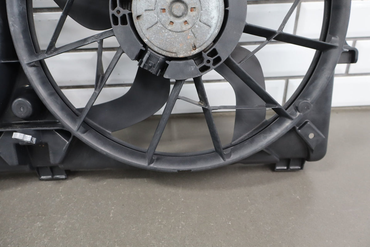 2005 Cadillac Escalade ESV Cooling Fan OEM