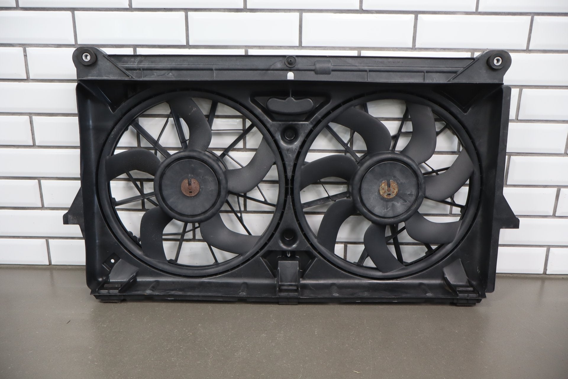 2005 Cadillac Escalade ESV Cooling Fan OEM