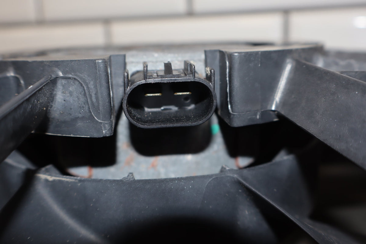 2005 Cadillac Escalade ESV Cooling Fan OEM