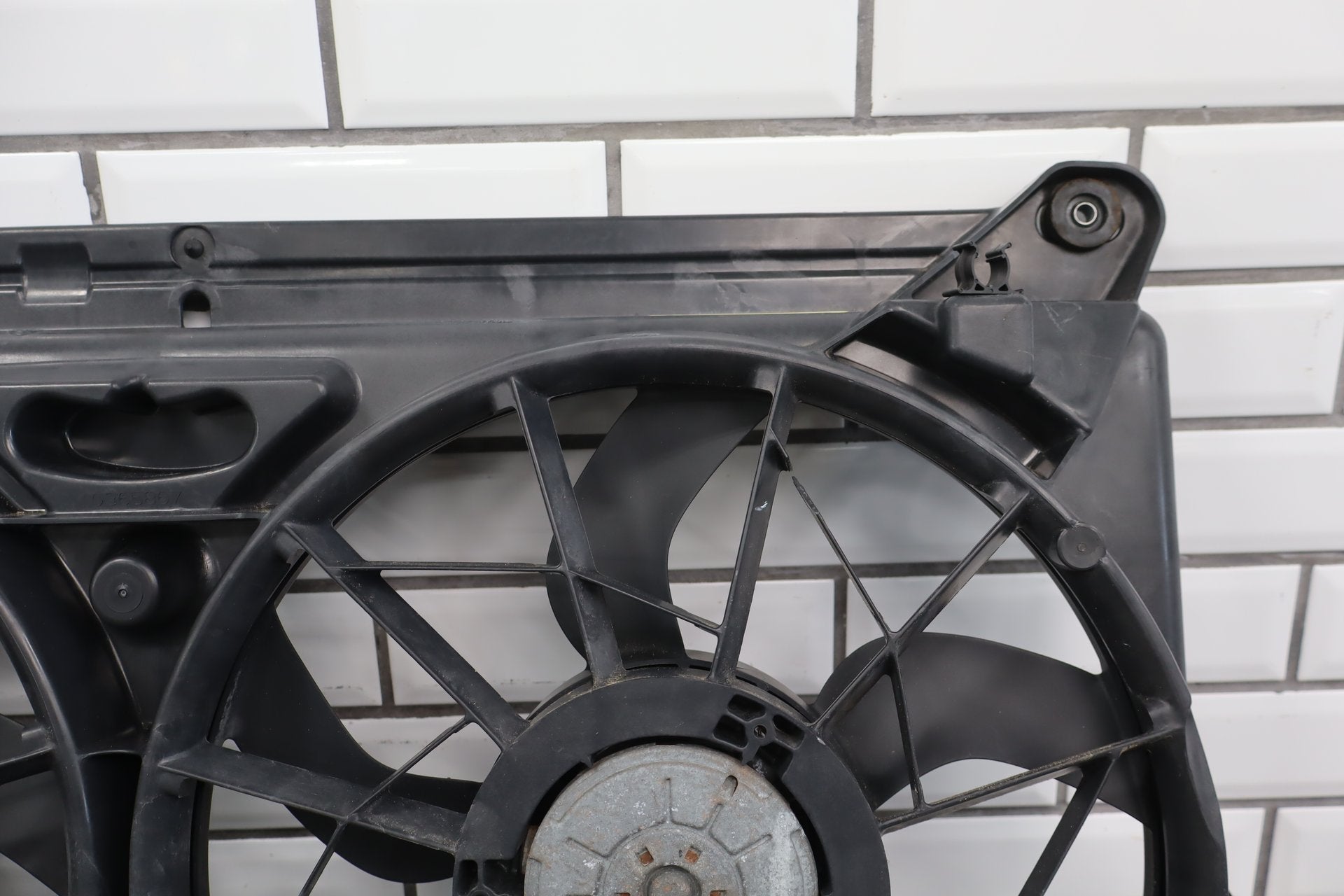 2005 Cadillac Escalade ESV Cooling Fan OEM