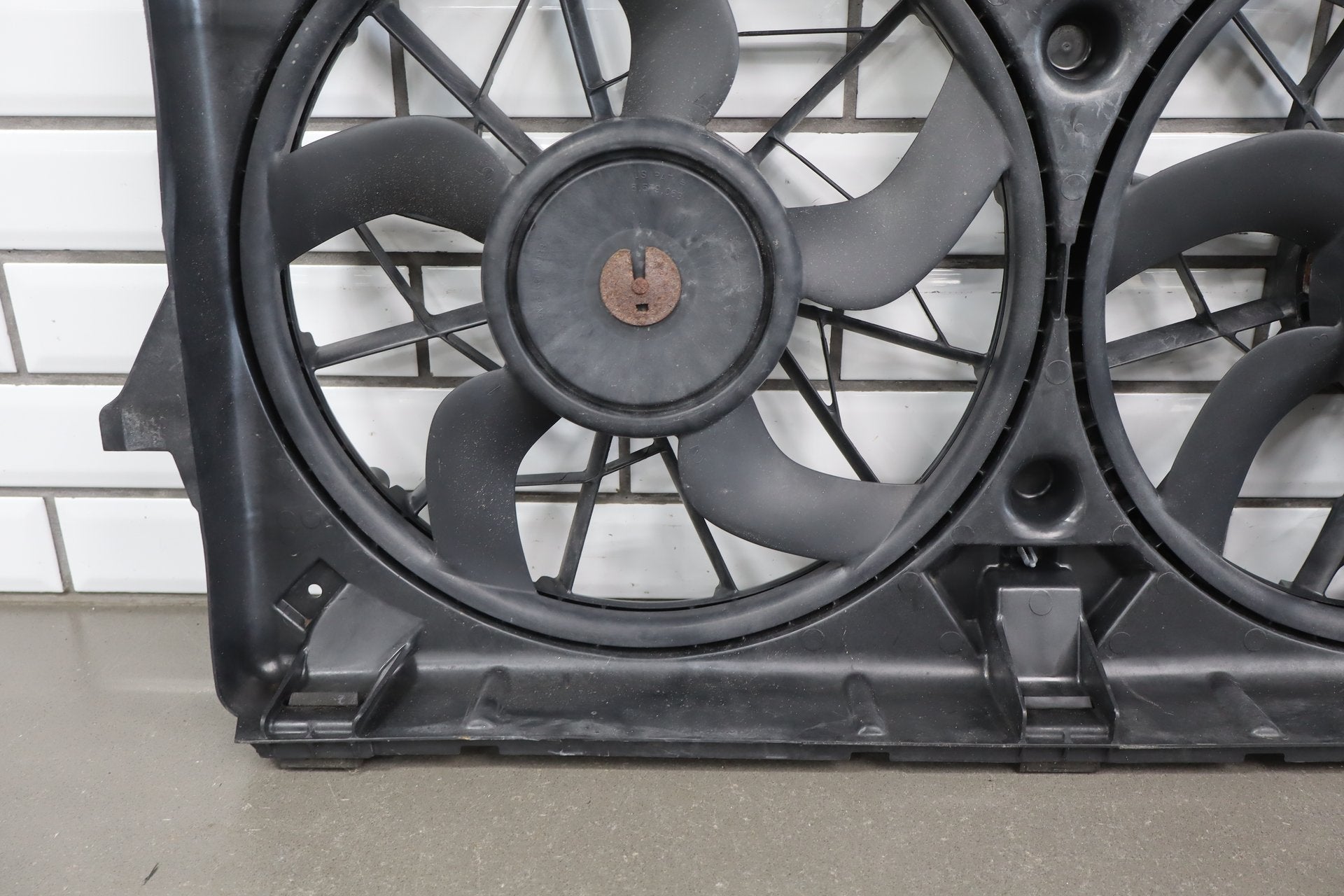 2005 Cadillac Escalade ESV Cooling Fan OEM