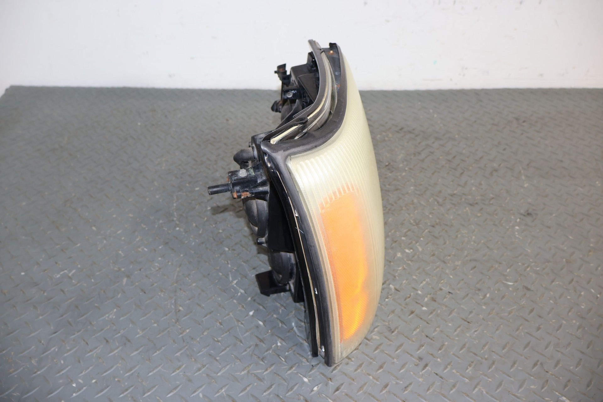 2005 Cadillac Escalade ESV- Right Headlamp
