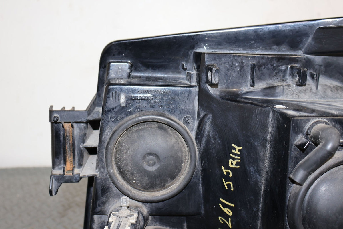 2005 Cadillac Escalade ESV- Right Headlamp