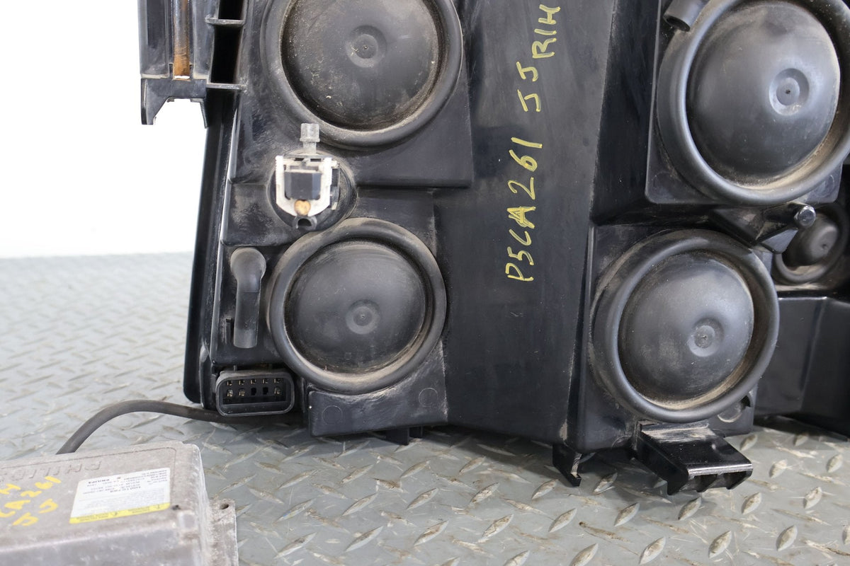 2005 Cadillac Escalade ESV- Right Headlamp