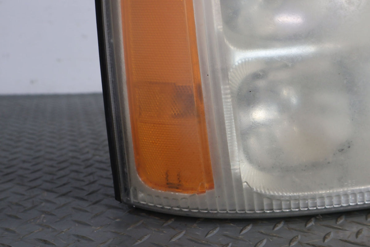 2005 Cadillac Escalade ESV- Right Headlamp