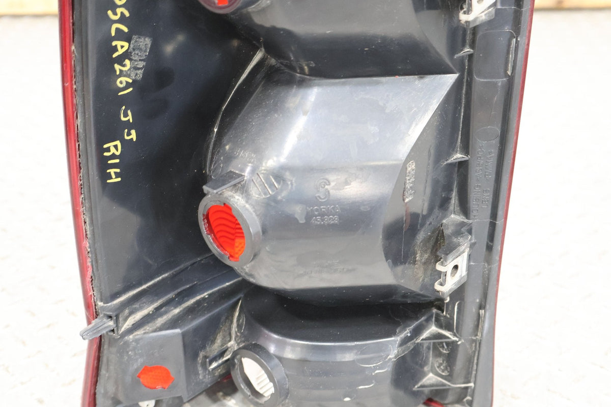 2005 Cadillac Escalade ESV- Right Tail Light