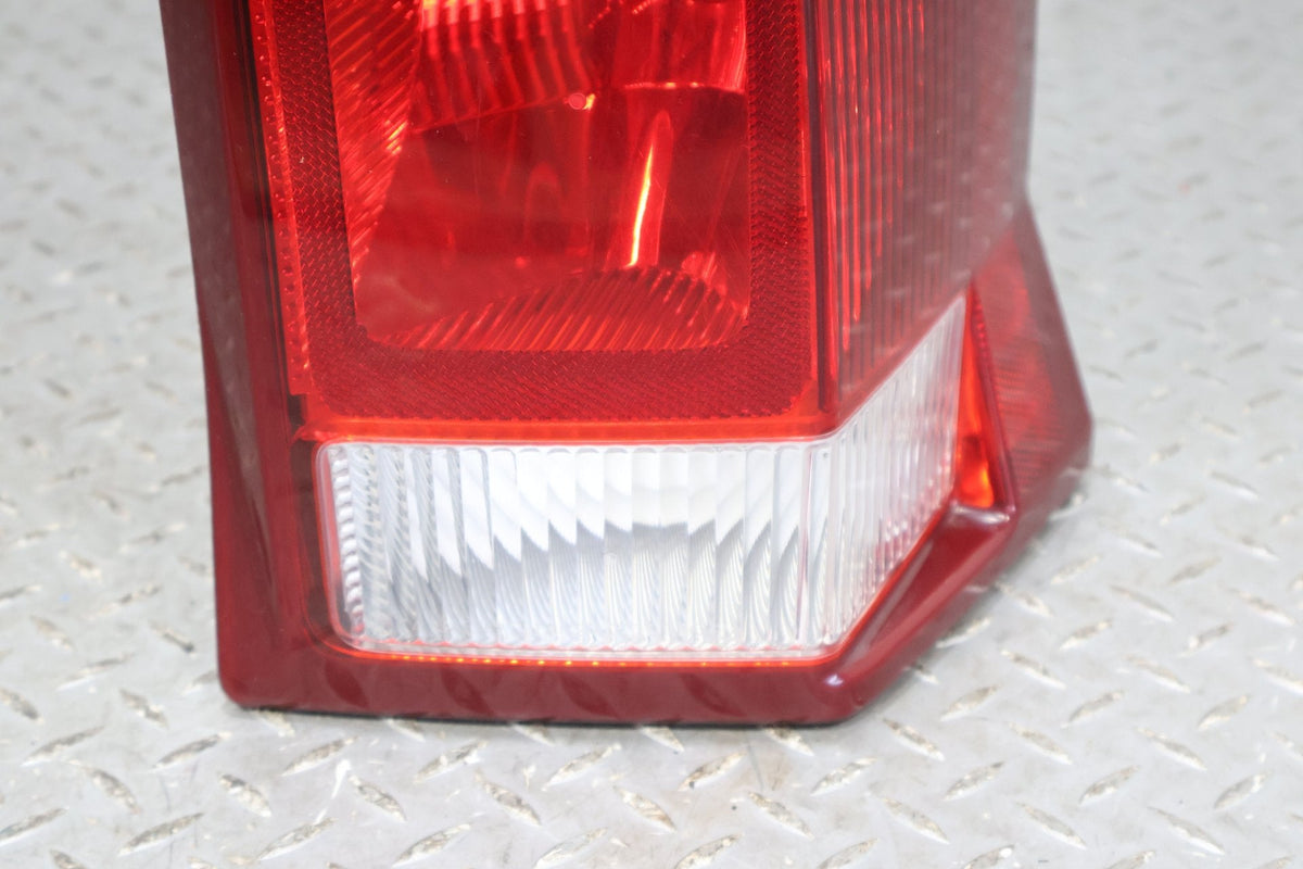 2005 Cadillac Escalade ESV- Right Tail Light