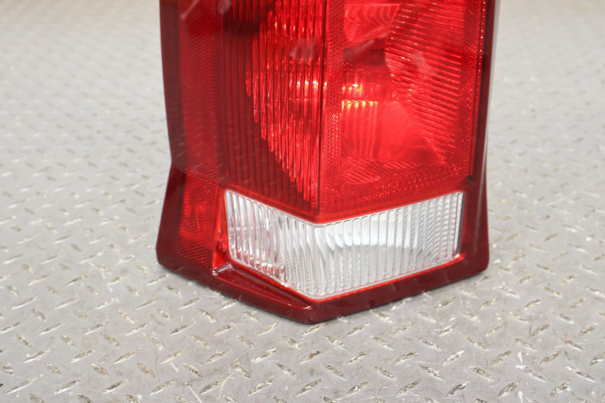 2005 Cadillac Escalade ESV- TAIL LIGHT ASSEMBLY