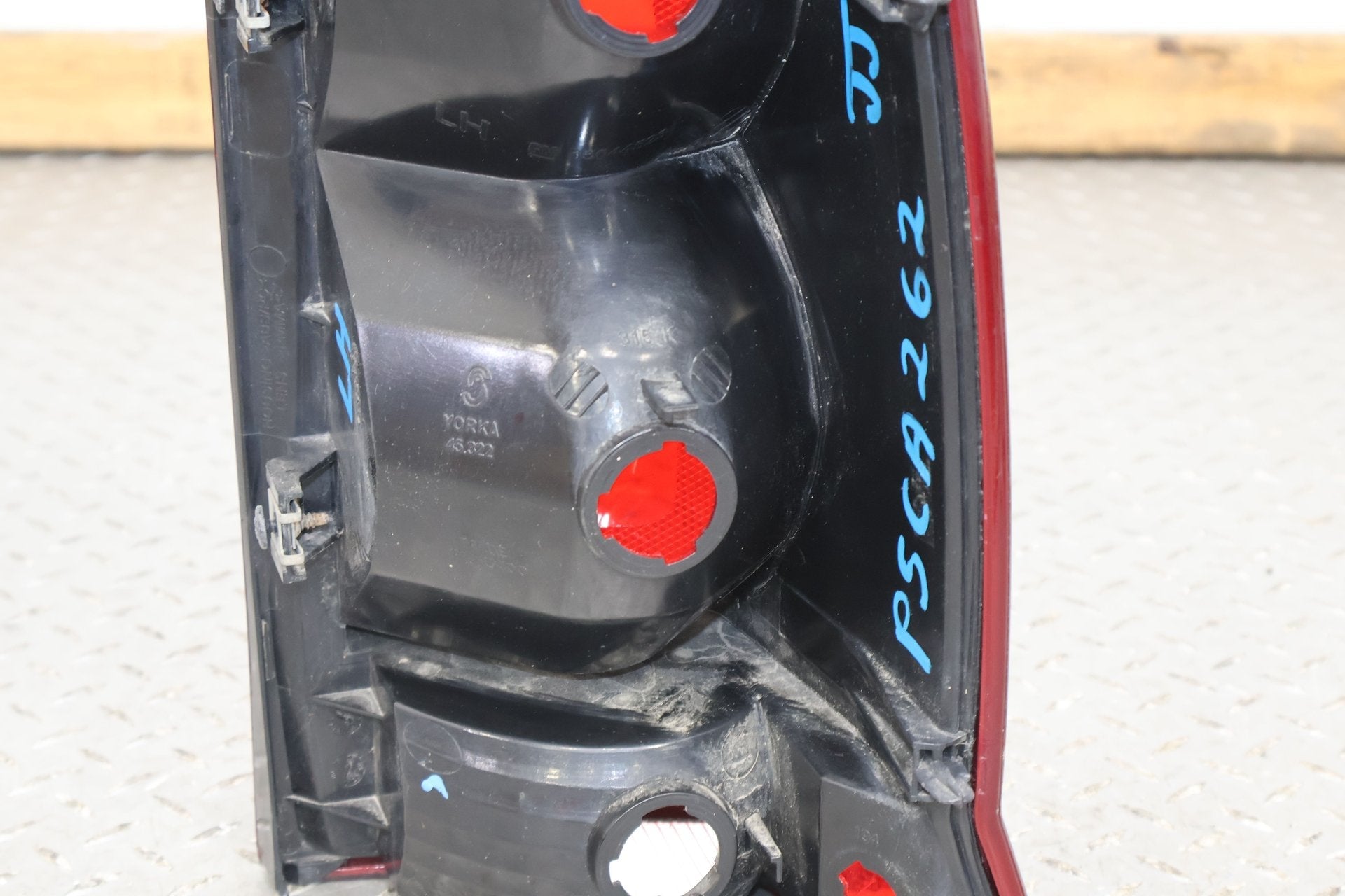 2005 Cadillac Escalade ESV- TAIL LIGHT ASSEMBLY