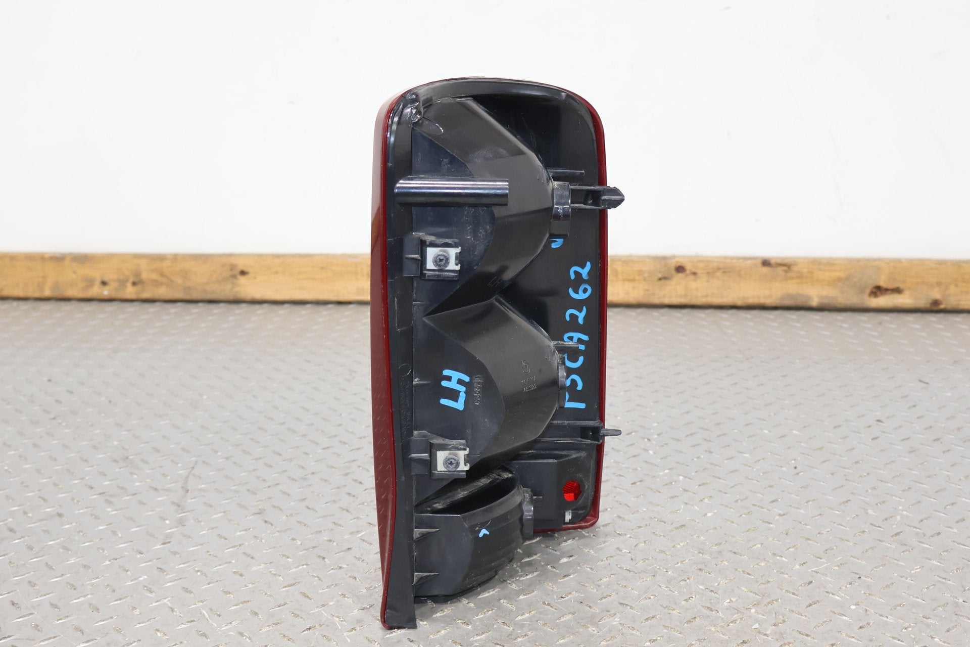 2005 Cadillac Escalade ESV- TAIL LIGHT ASSEMBLY