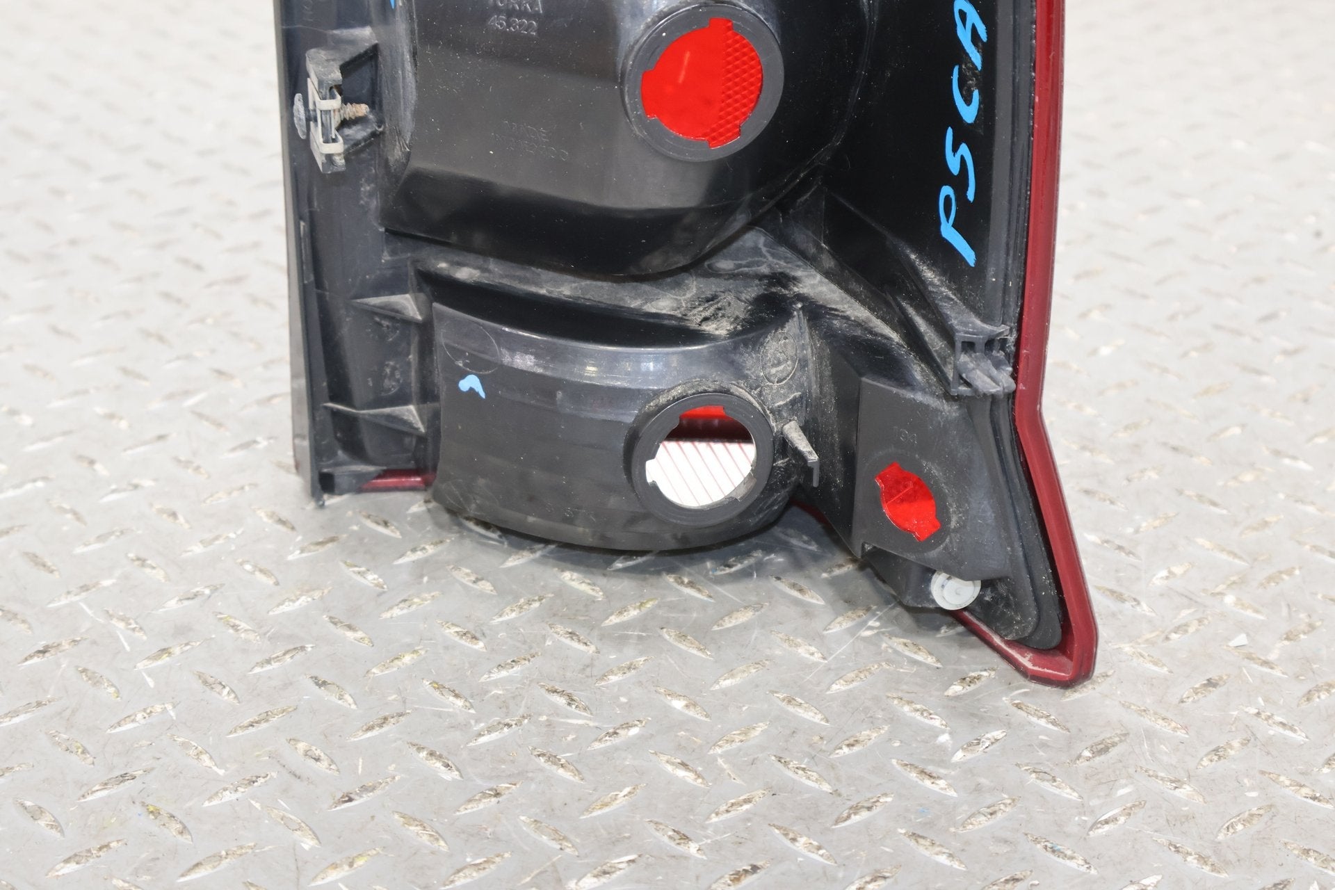 2005 Cadillac Escalade ESV- TAIL LIGHT ASSEMBLY