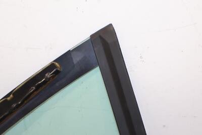2005 Cadillac XLR- QUARTER GLASS/WINDOW