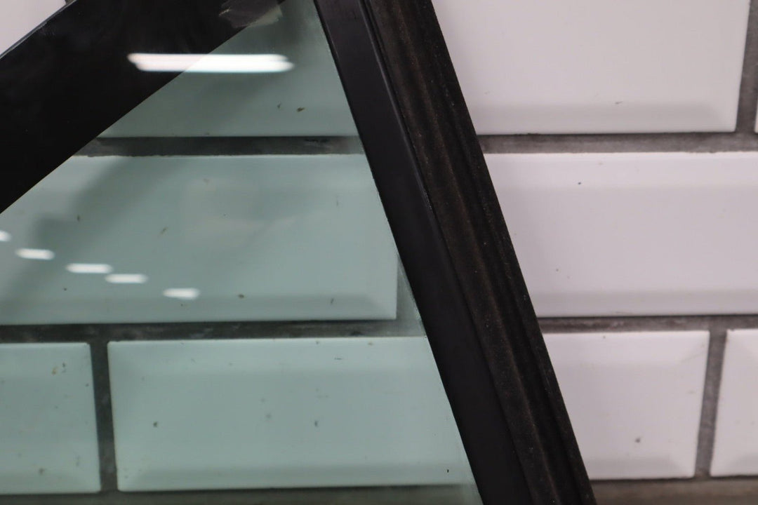 2005 Cadillac XLR Right Quarter Window *No Hinge*