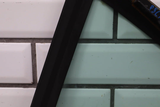 2005 Cadillac XLR Right Quarter Window *No Hinge*