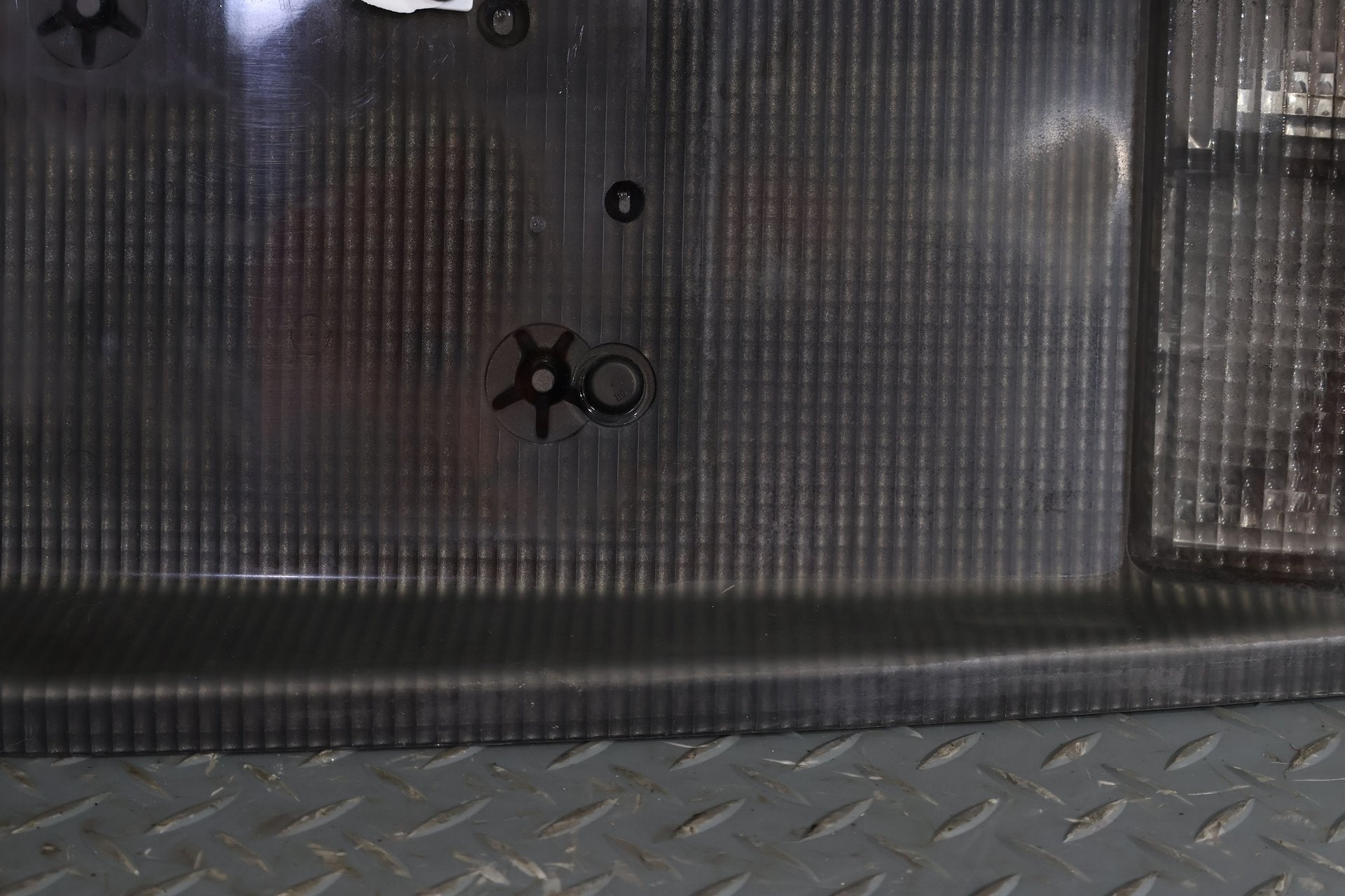 2005 Cadillac XLR- Tail Finish Panel