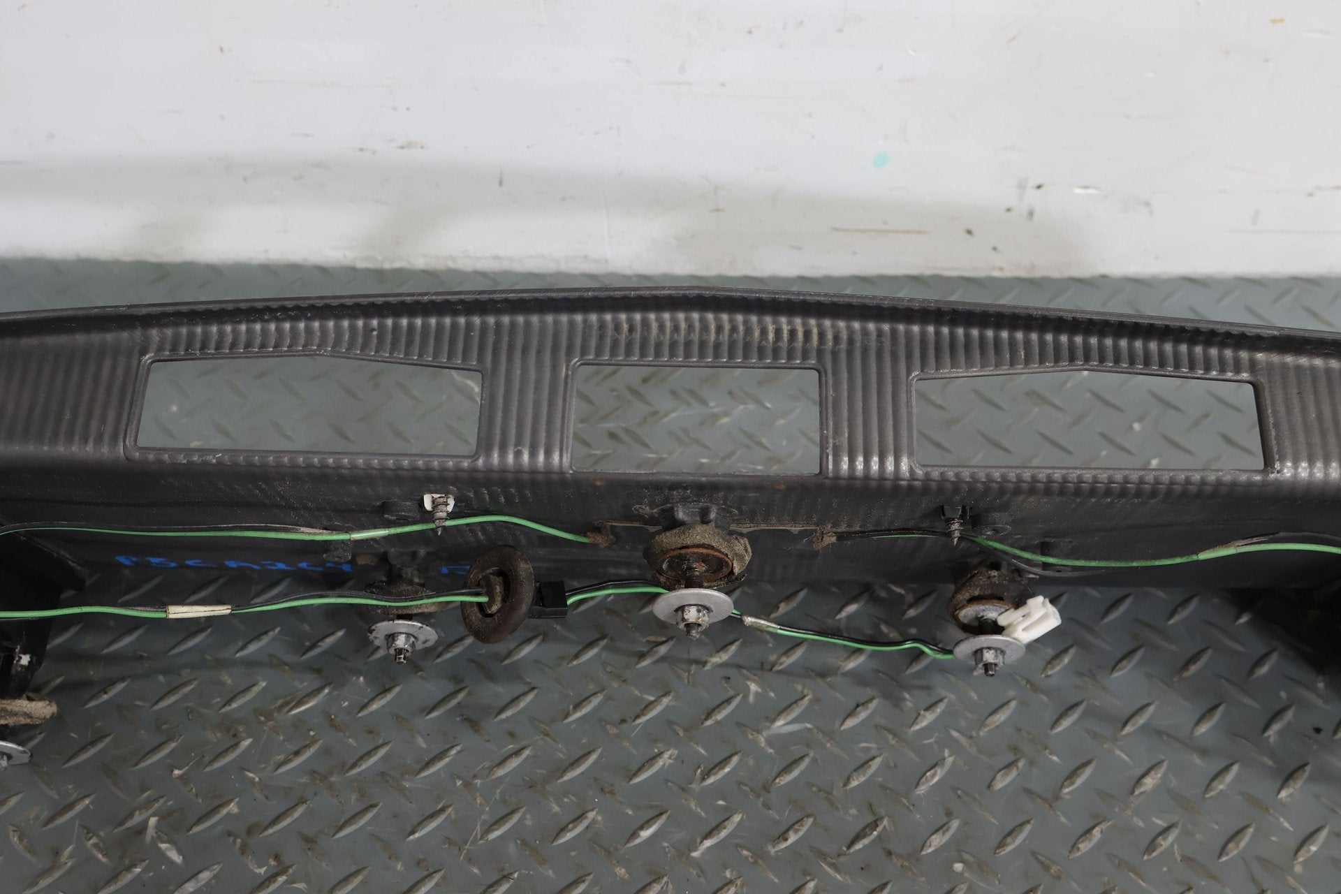 2005 Cadillac XLR- Tail Finish Panel