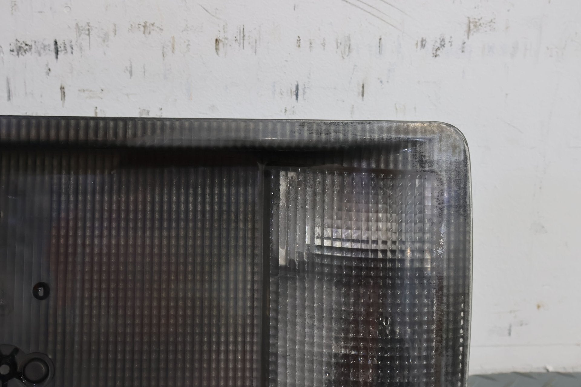 2005 Cadillac XLR- Tail Finish Panel