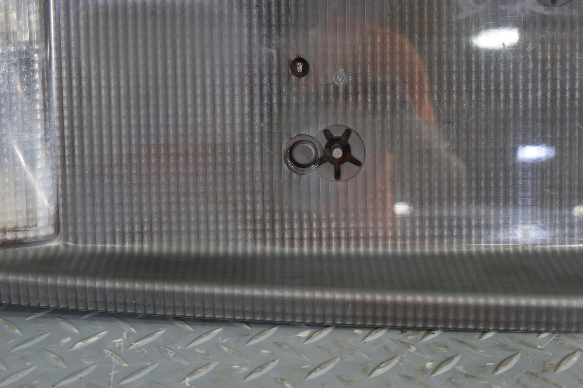 2005 Cadillac XLR- Tail Finish Panel
