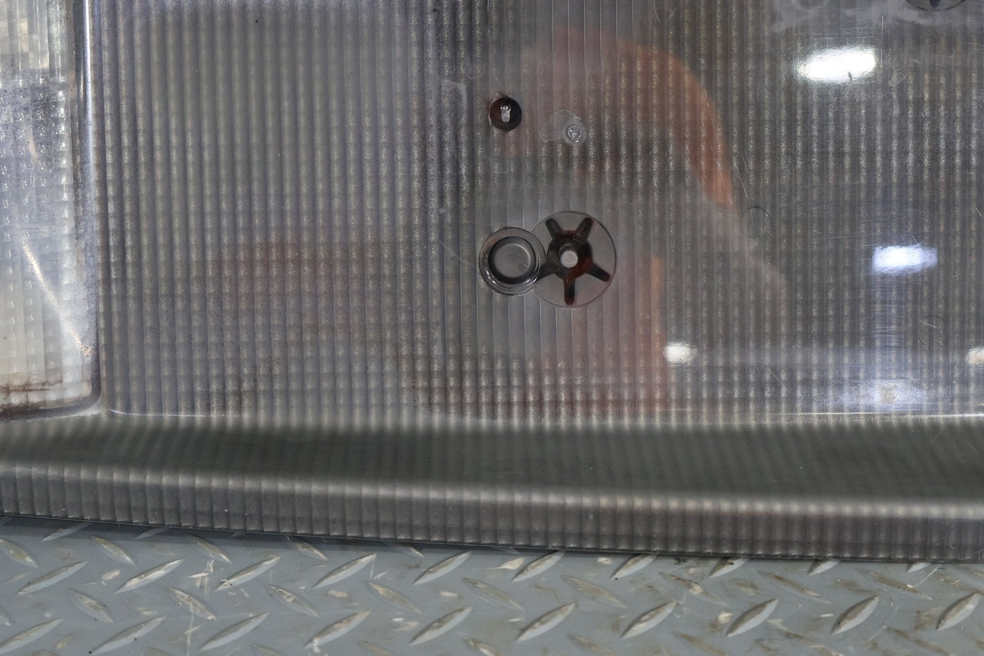 2005 Cadillac XLR- Tail Finish Panel