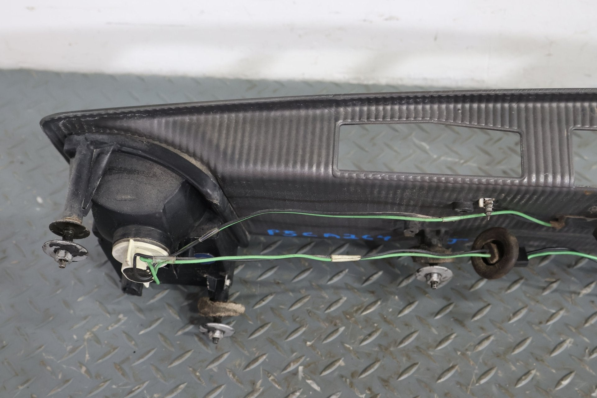 2005 Cadillac XLR- Tail Finish Panel