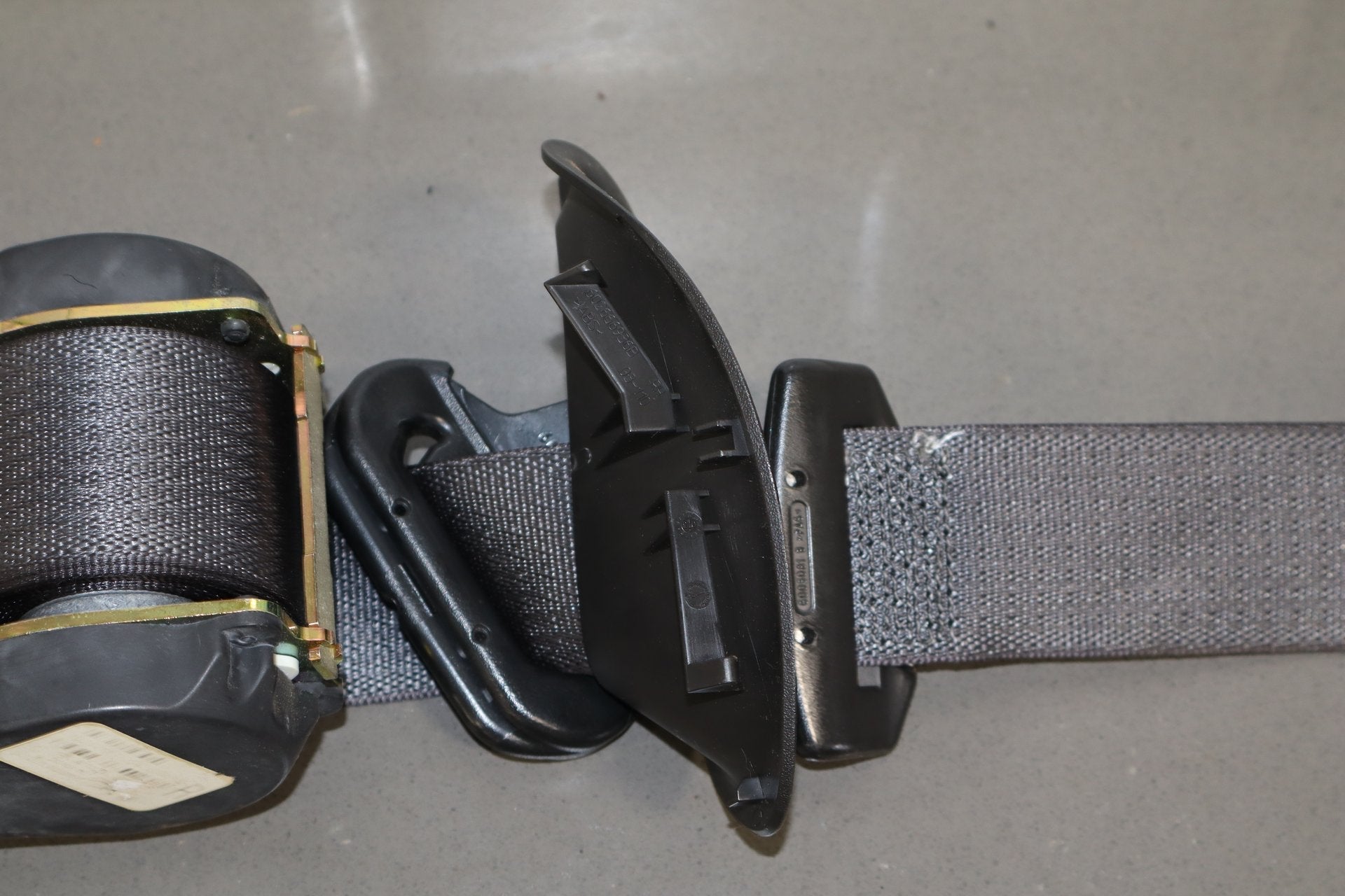2005 Chevrolet Corvette C6 Coupe Passenger Seat Belt Retractor Black