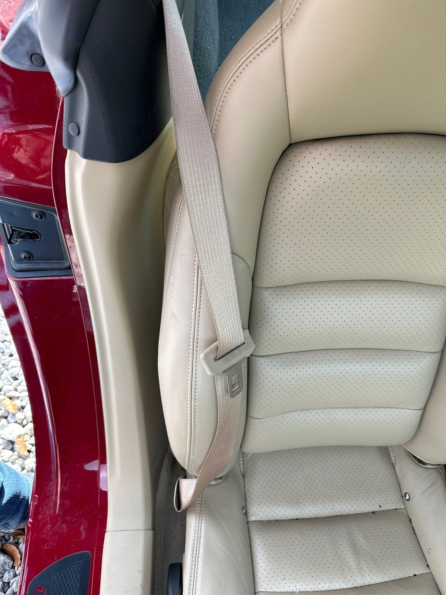 2005 Chevrolet Corvette- Front Seat Belt
