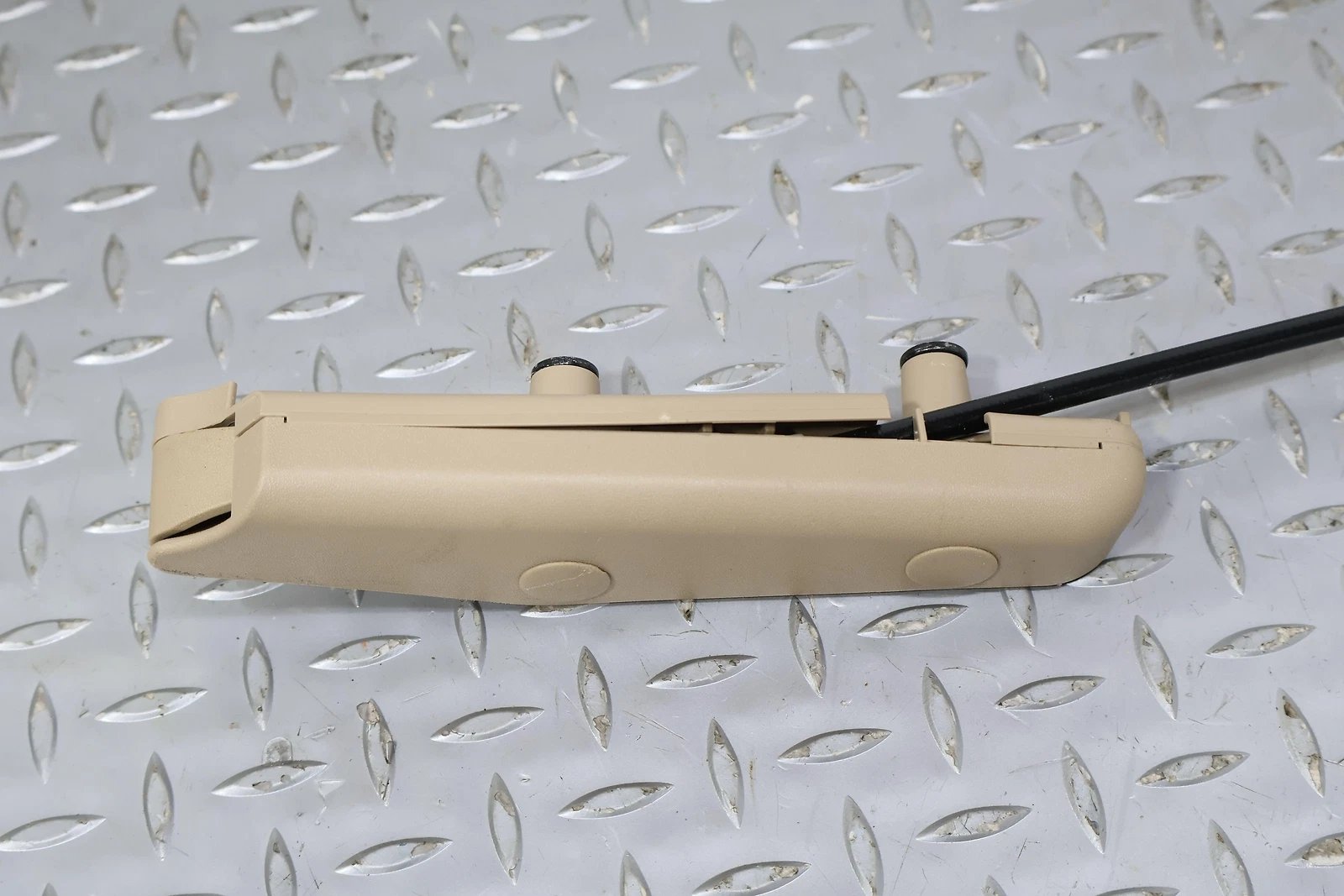 2005 Chevrolet Corvette- Left Front Door Latch