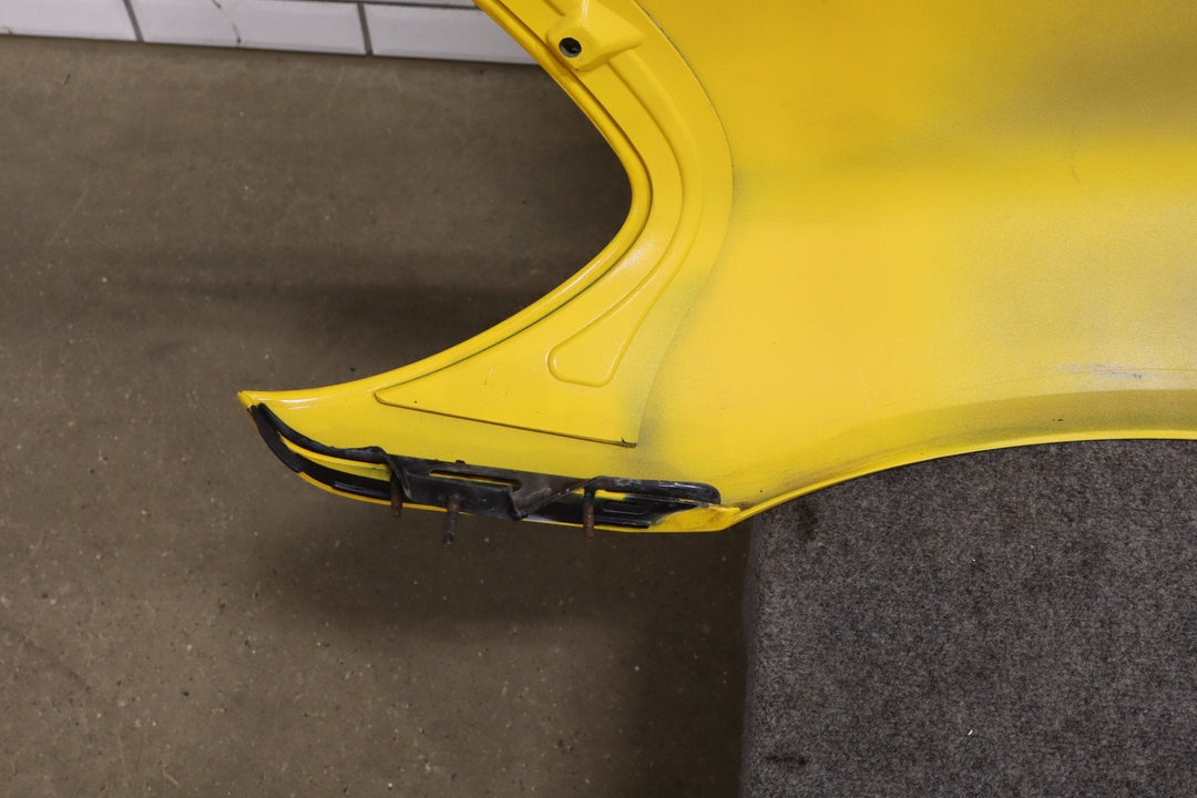 2005 Chevrolet Corvette Right Fender Base Millenium Yellow 79 25938078