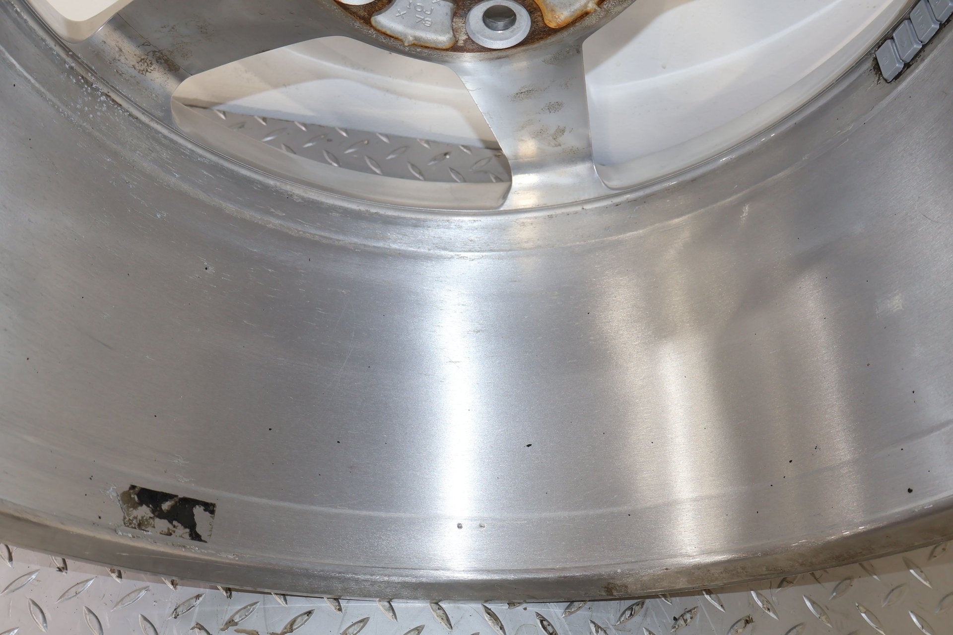 2005 Chevrolet Corvette- Wheel