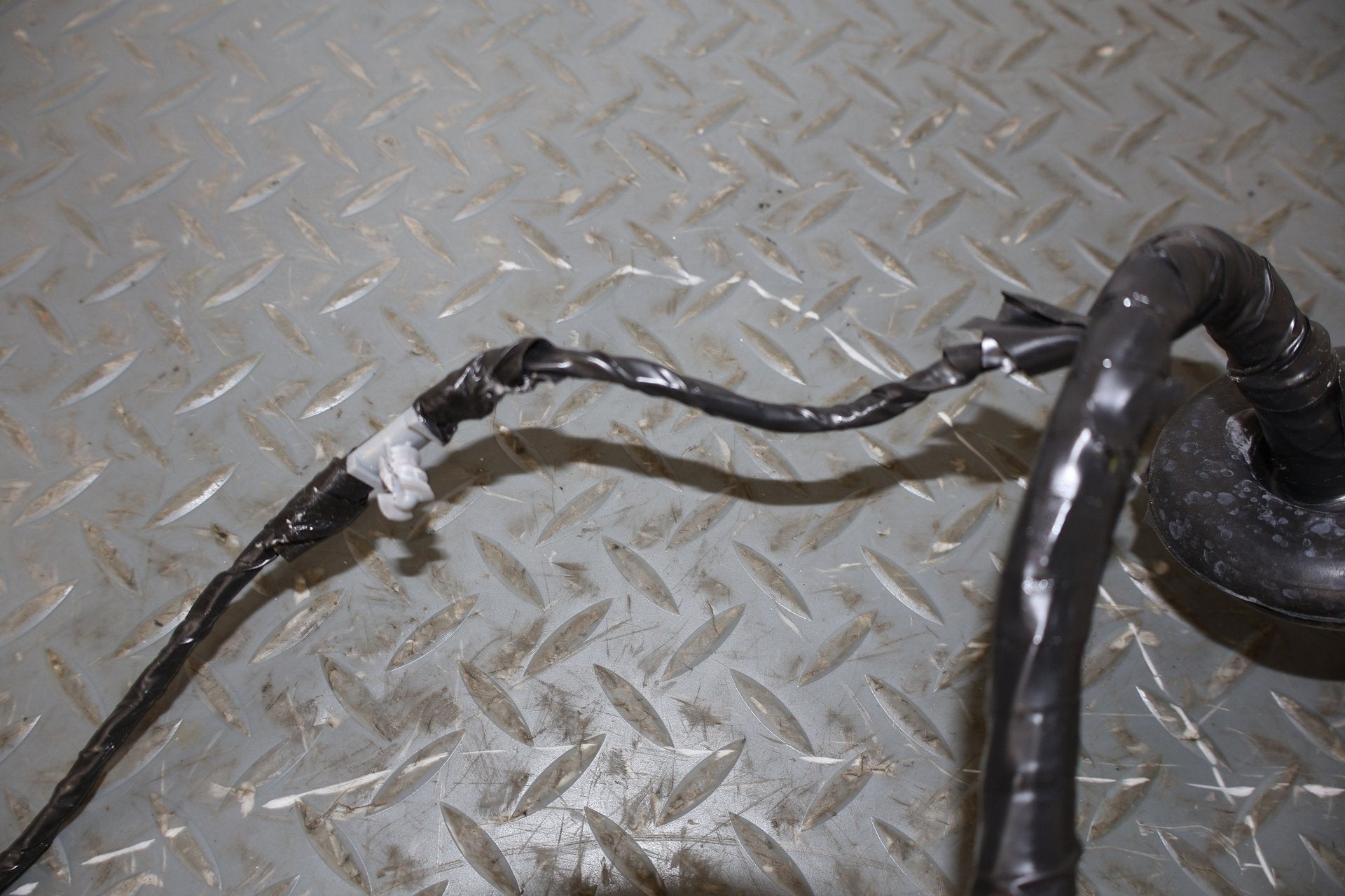 2005 Chevy C6 Corvette Front Left LH Driver Door Wiring Harness OEM (21K Miles)