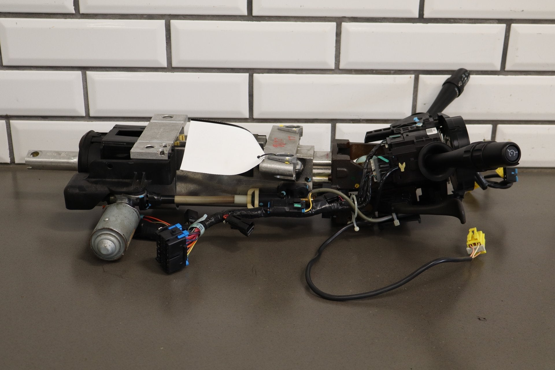 2005 Chevy Corvette C6 Automatic Steering Column Assembly w/ Telescopic Tilt