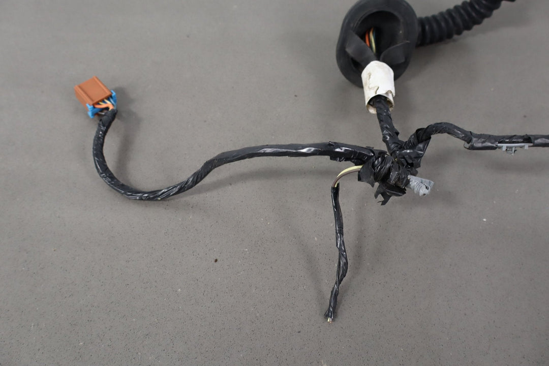 2005 Chevy Silverado GMT800 Left Rear Door Harness 10398020