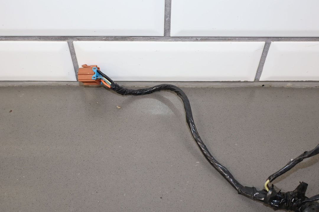 2005 Chevy Silverado GMT800 Left Rear Door Harness 10398020