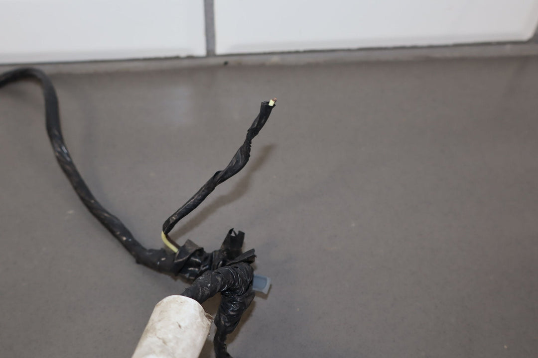 2005 Chevy Silverado GMT800 Left Rear Door Harness 10398020