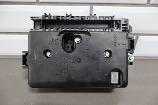 2005 Chevy SSR Cabin Fuse Relay Junction Box W/Cover