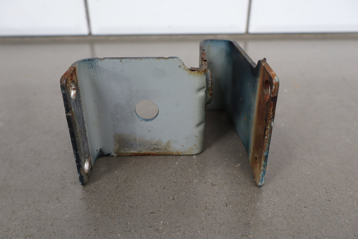 2005 Dodge Ram 2500 Lower Radiator Support Brackets