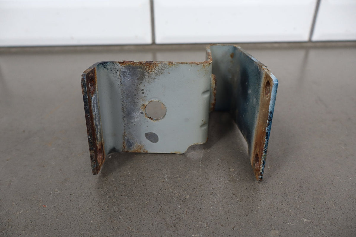 2005 Dodge Ram 2500 Lower Radiator Support Brackets