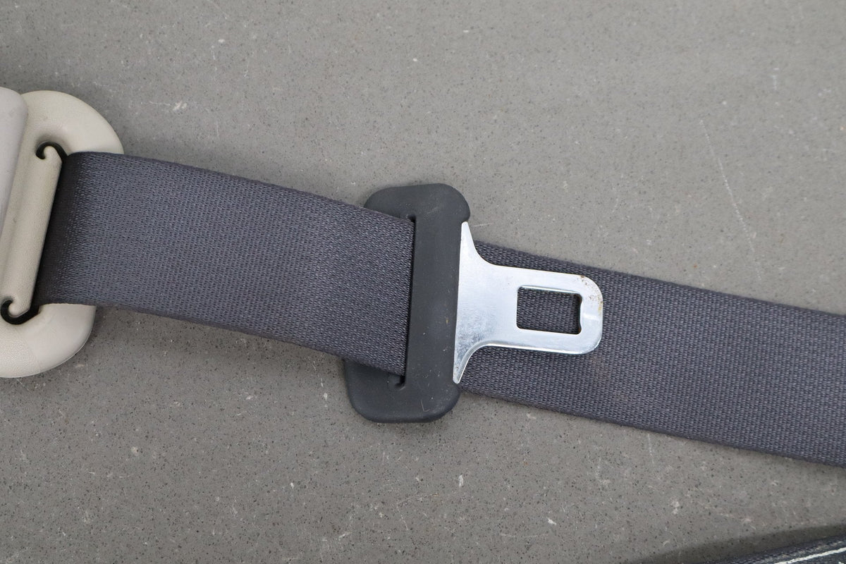 2005 Dodge Ram 2500 RH Front Seat Belt Dark Slate DV