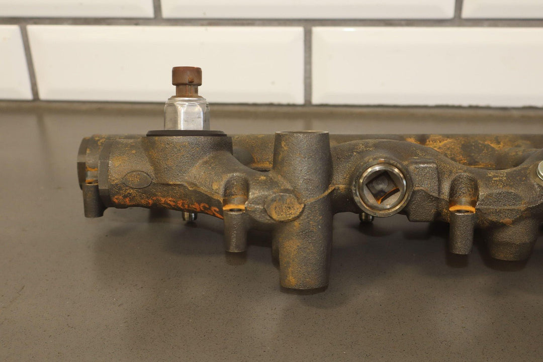 2005 Ford 6.0 Powerstroke Pair Left Right Fuel Injector Rails OEM