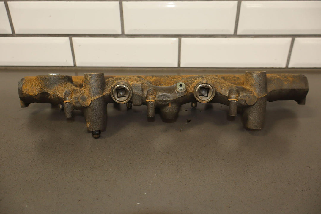 2005 Ford 6.0 Powerstroke Pair Left Right Fuel Injector Rails OEM