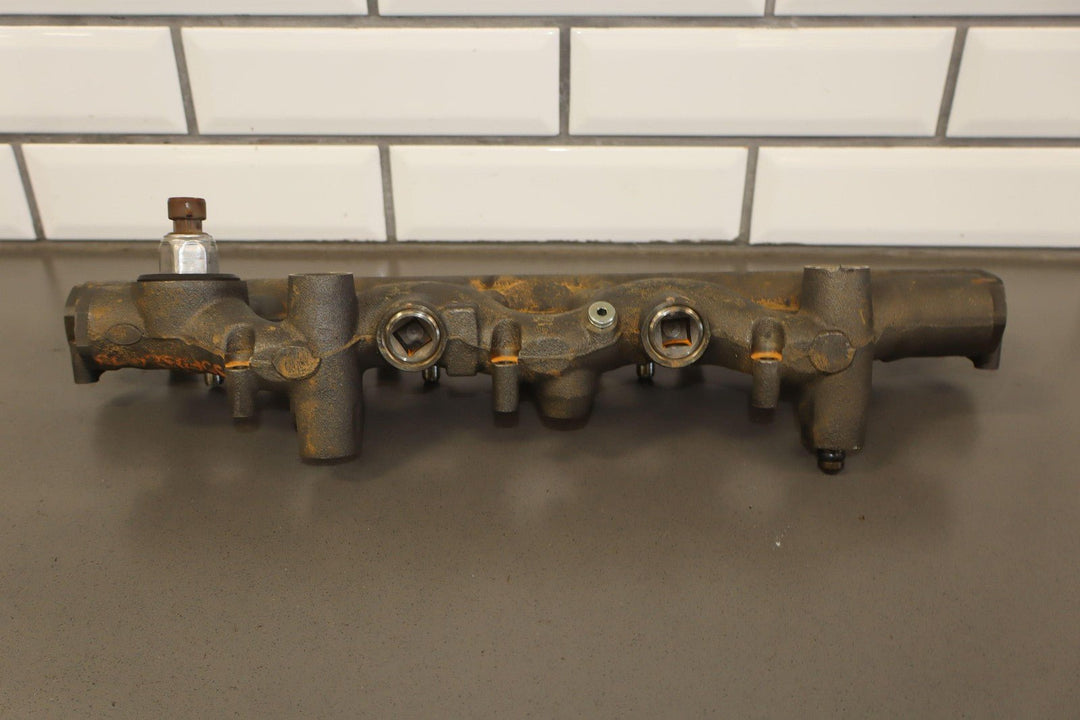 2005 Ford 6.0 Powerstroke Pair Left Right Fuel Injector Rails OEM