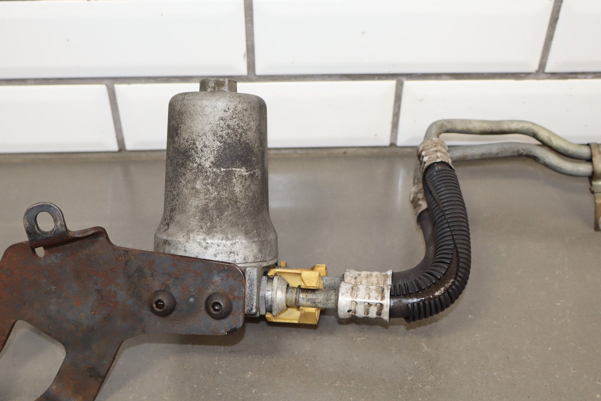 2005 Ford F-250 Super Duty 6.0LL Diesel Transmission Filter Housing