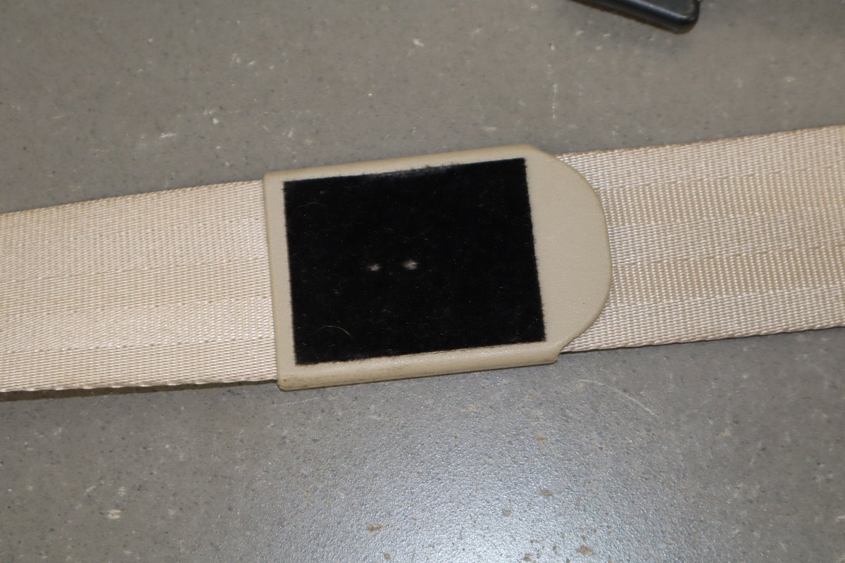 2005 Ford F-250 Super Duty Crew Cab Right Rear Seat belt Pebble AQ