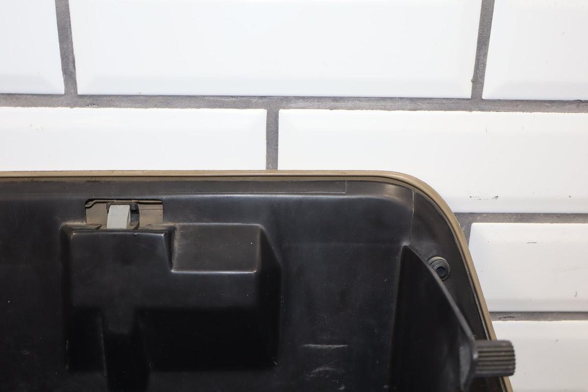 2005 Ford F-250 Super Duty Lariat Glove Box Pebble AQ