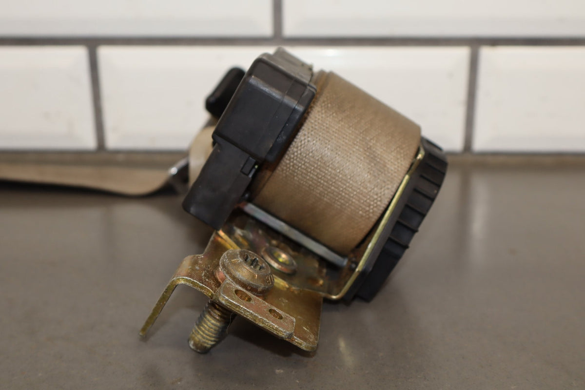 2005 Ford F-250 Super Duty Lariat Left Front Seat Belt Pebble AQ