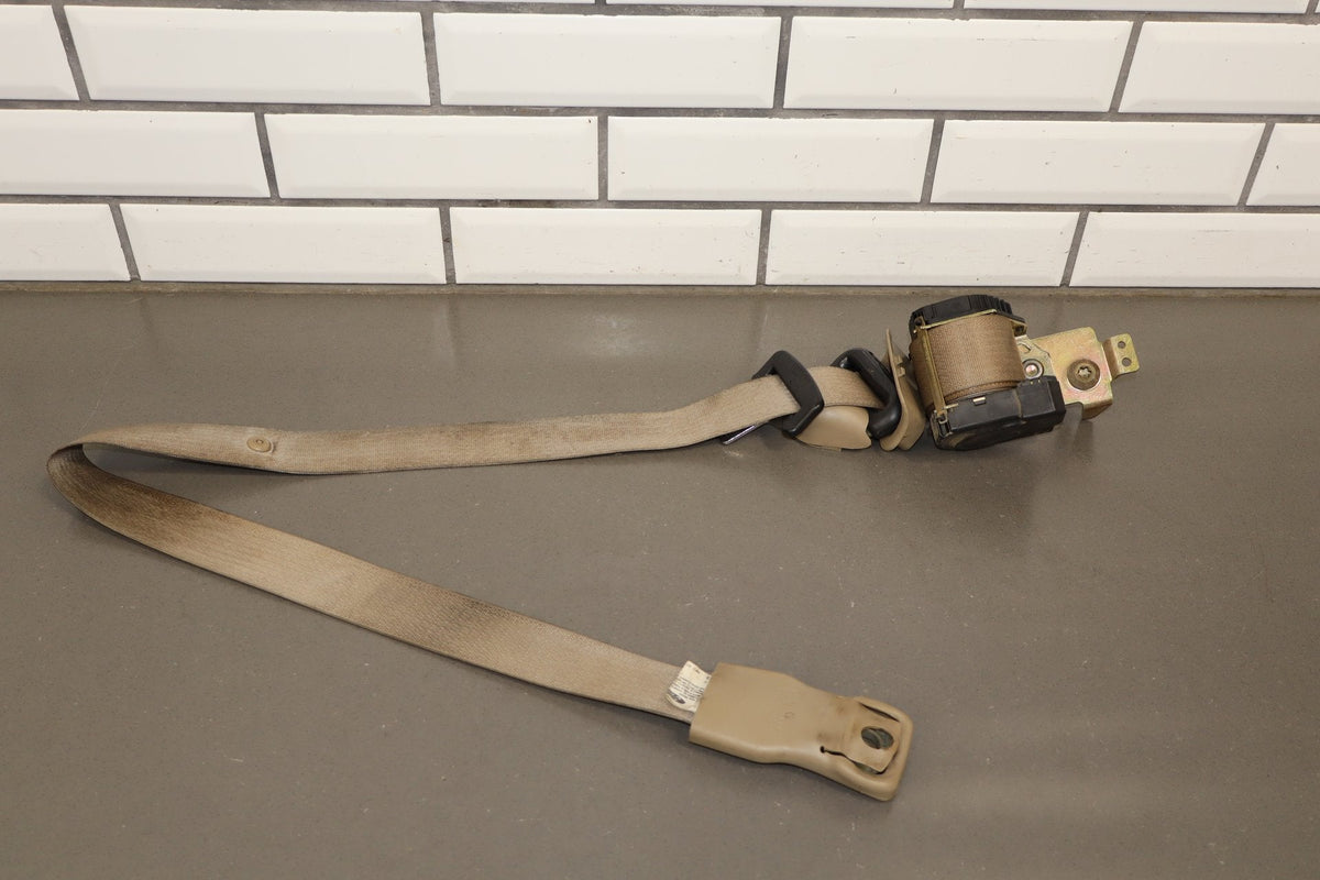 2005 Ford F-250 Super Duty Lariat Left Front Seat Belt Pebble AQ