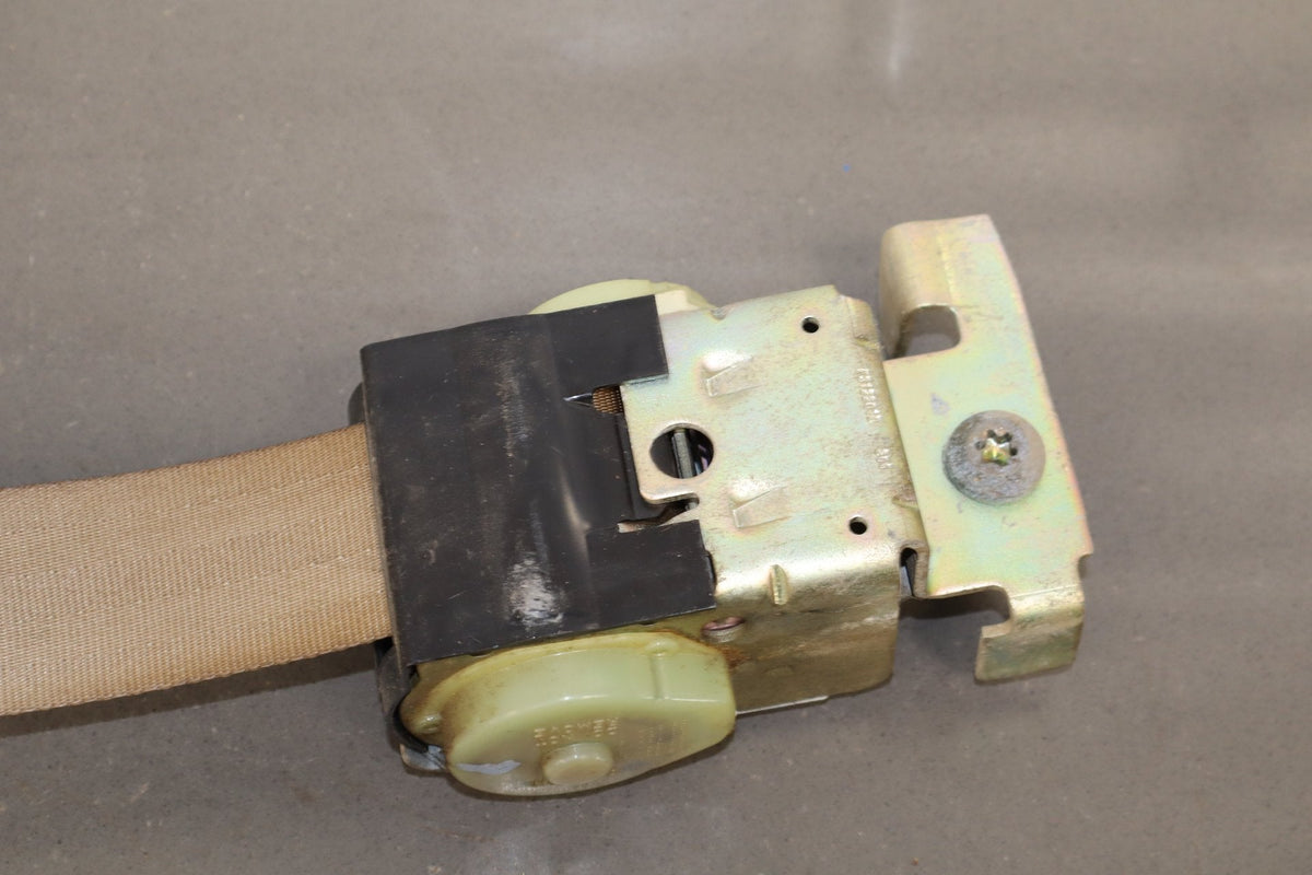 2005 Ford F-250 Super Duty Lariat Left Rear Seat Belt Pebble AQ