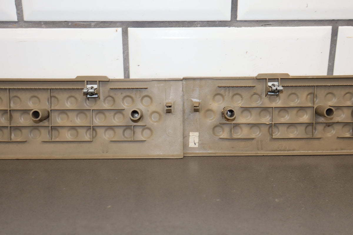 2005 Ford F-250 Super Duty Pickup Crew Cab Set x4- Sill Plates Pebble (AQ)