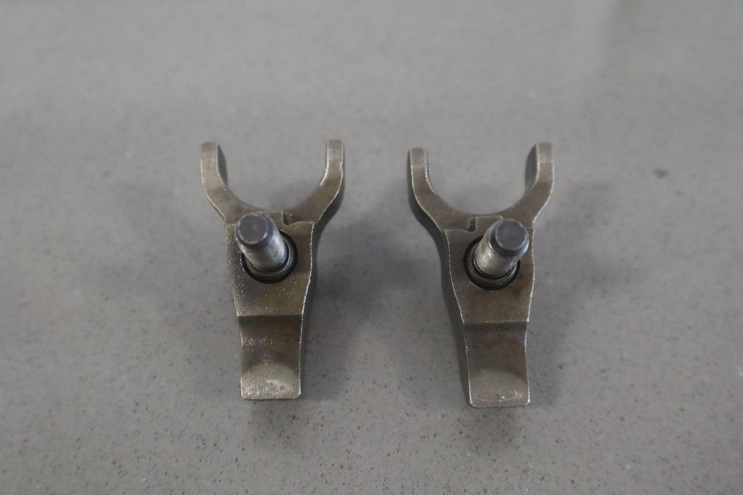 2005 Ford F250 6.0 Powerstroke OEM Fuel Injector Hold Downs (8)